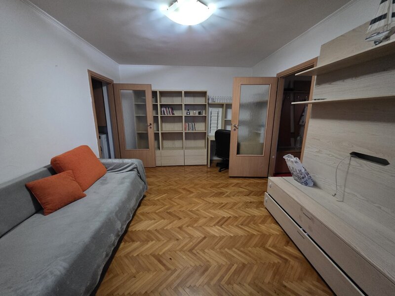 Piata Sudului, 10 minute metrou, Secuilor intersectie cu str. Mirea Luiza,