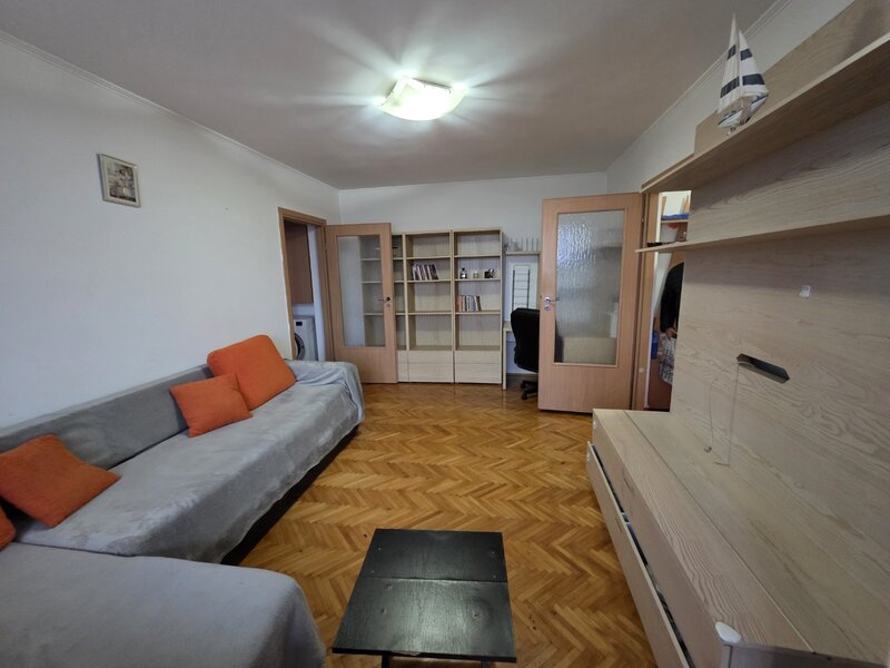 Piata Sudului, 10 minute metrou, Secuilor intersectie cu str. Mirea Luiza,