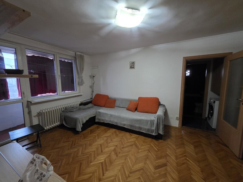 Piata Sudului, 10 minute metrou, Secuilor intersectie cu str. Mirea Luiza,